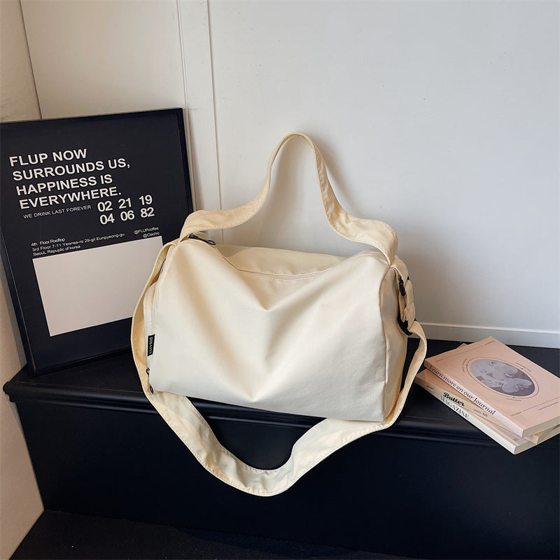 Sporty travel bag with versatile compartments Bowlift