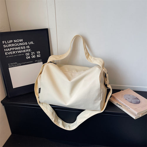 Sporty travel bag with versatile compartments Bowlift