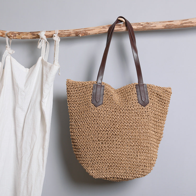 Generous wicker tote bag with leather handles Bowlift