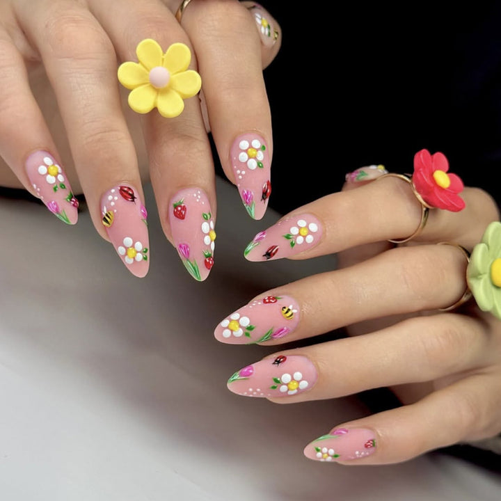 Floral-Themed Stiletto Nail Art Bowlift