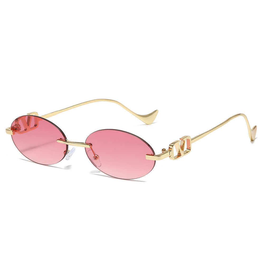 Stylish Oval Frame Sunglasses with Decorative Accents Bowlift