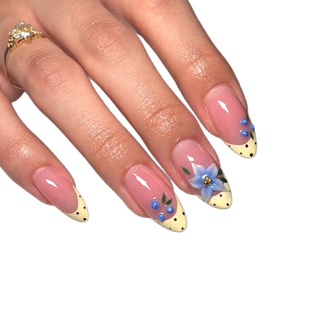 Trendy Nail Art Bowlift