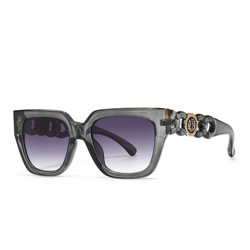 Women's oversized sunglasses with luxurious chain accents Bowlift
