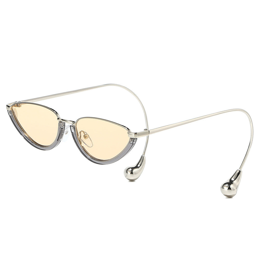 Ultra-Modern Spectacular Cat-Eye Sunglasses Bowlift