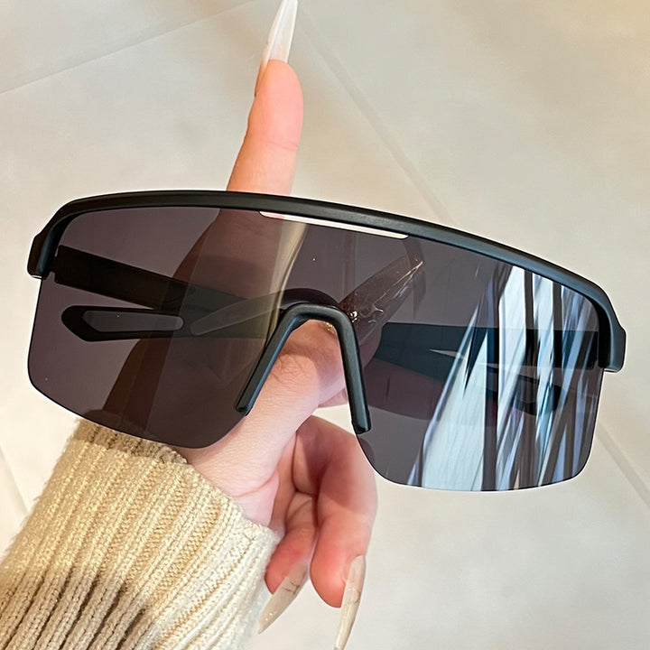Unisex nan sporty shield sunglasses with continuous visor glass and non-slip nose pads Bowlift