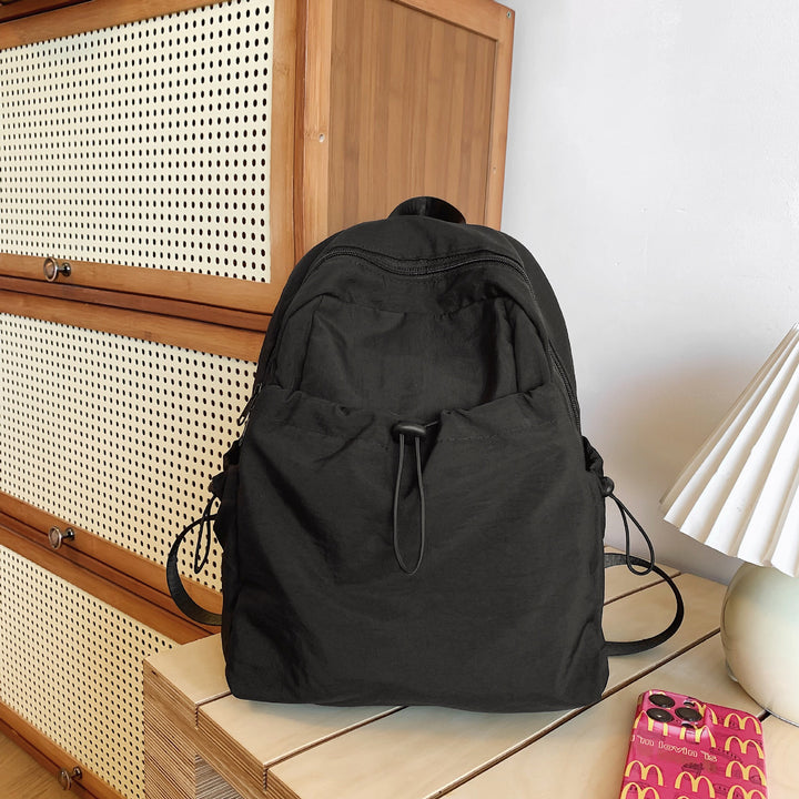 Practical everyday backpack with adjustable shoulder straps Bowlift