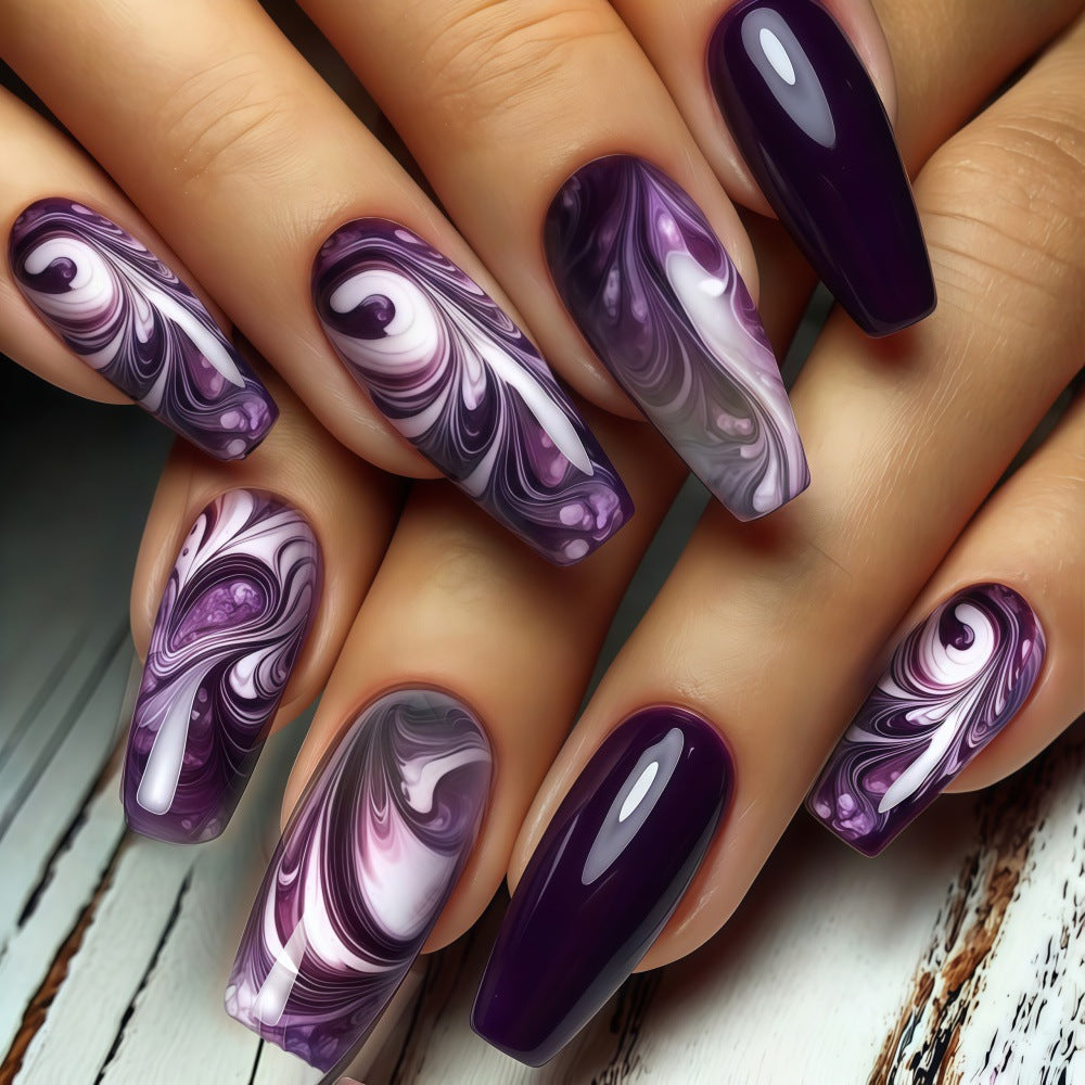 Artificial nails in modern marble design Bowlift