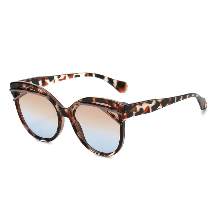 Chic Cat-Eye Sunglasses Bowlift