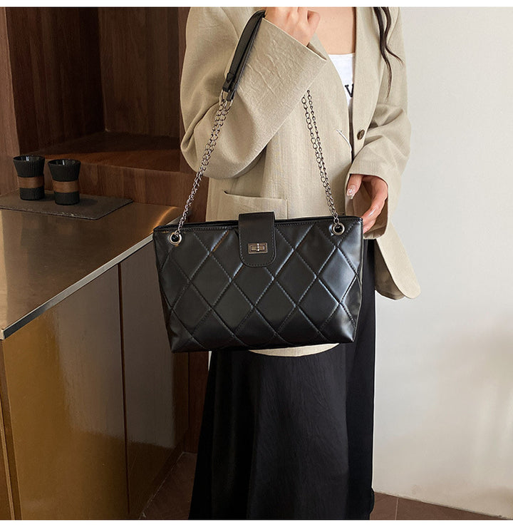 Quilted Elegant Satchel Handbag Bowlift