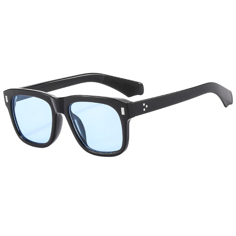 Women's fashionable sunglasses in stylish and contemporary design Bowlift
