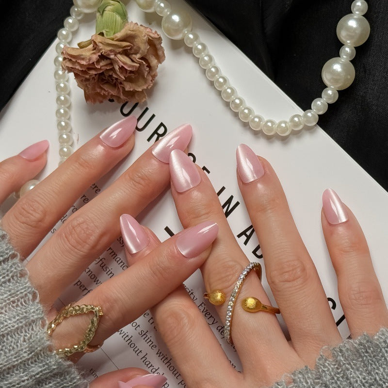 Elegant Artificial Nails with High Gloss Finish Bowlift