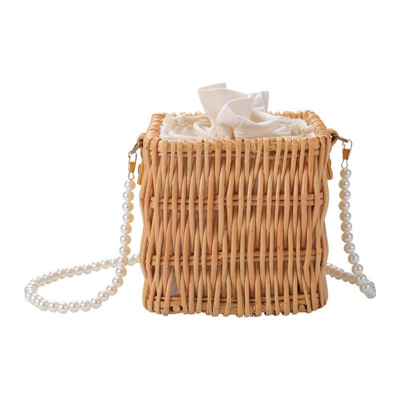 Elegant Picnic Basket Bowlift