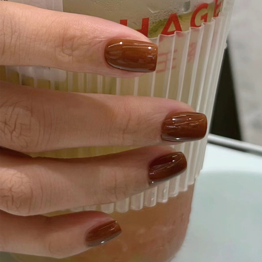 Elegant Nail Care with High Gloss Finish Bowlift