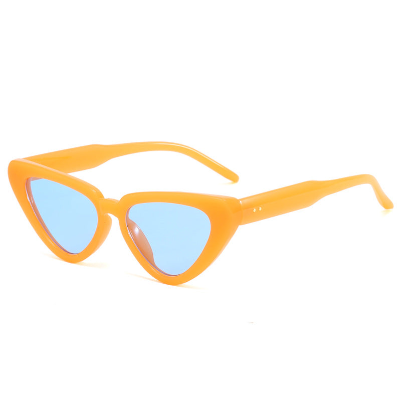 Ladies stylish Cat-Eye sunglasses with striking design Bowlift