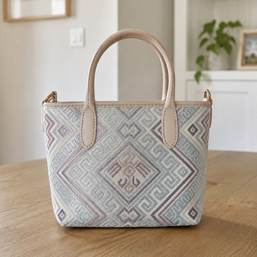 Woven Handbag Bowlift
