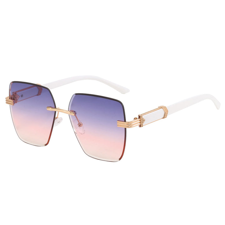 Ladies luxury sunglasses with unique frame and elegant accents Bowlift