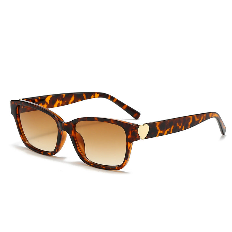 Women's fashionable square sunglasses with heart accents Bowlift