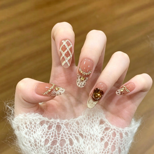 Glamorous Textured Press-On Nail Set Bowlift