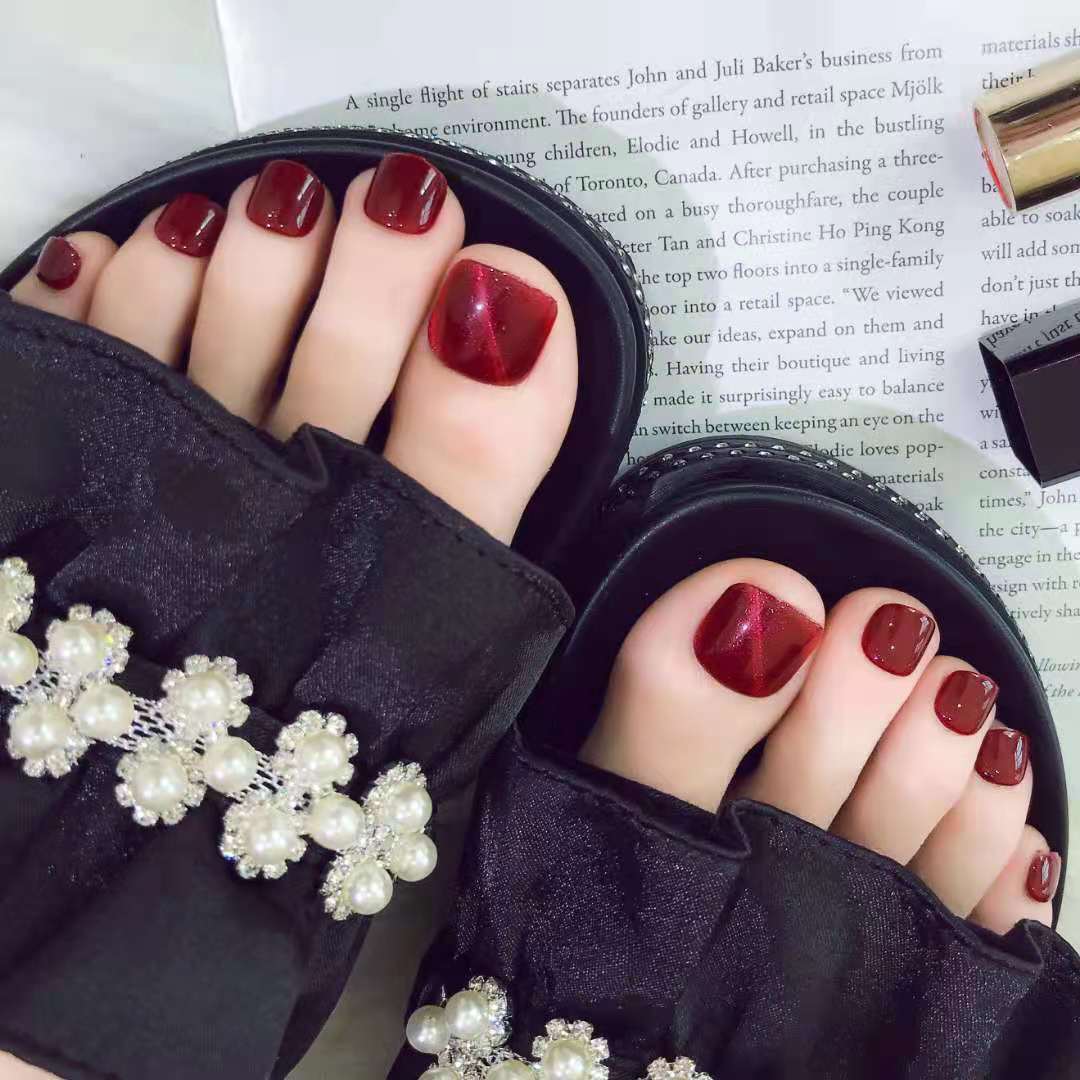 Decorative Rhinestone-Embellished Toe Nail Art Bowlift