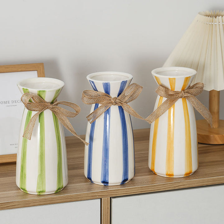 Elegant ceramic vase in vintage style Bowlift