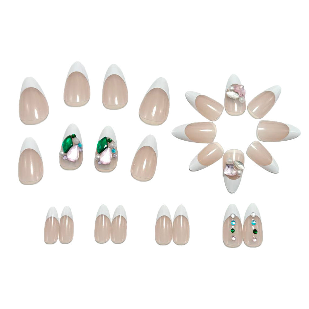Artificial nails with glamorous rhinestone details Bowlift
