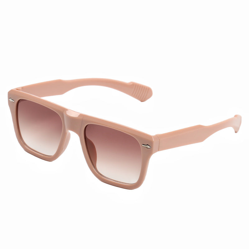 Ladies stylish sunglasses in modern oversized design Bowlift