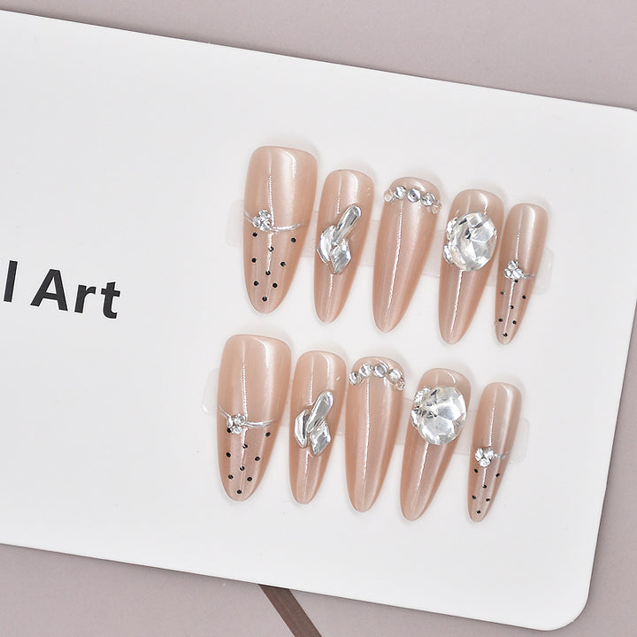 Glamorous Heart-Themed Press-On Nail Set Bowlift