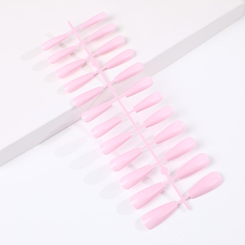 Artificial nails in classic design Bowlift