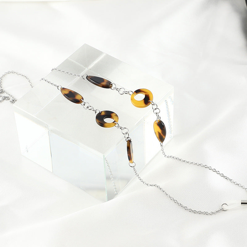 Stylish Eyewear Chain Bowlift