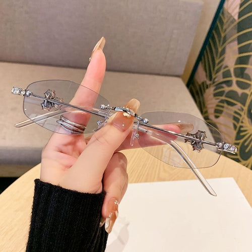 Fashionable sunglasses with luxurious golden accents Bowlift