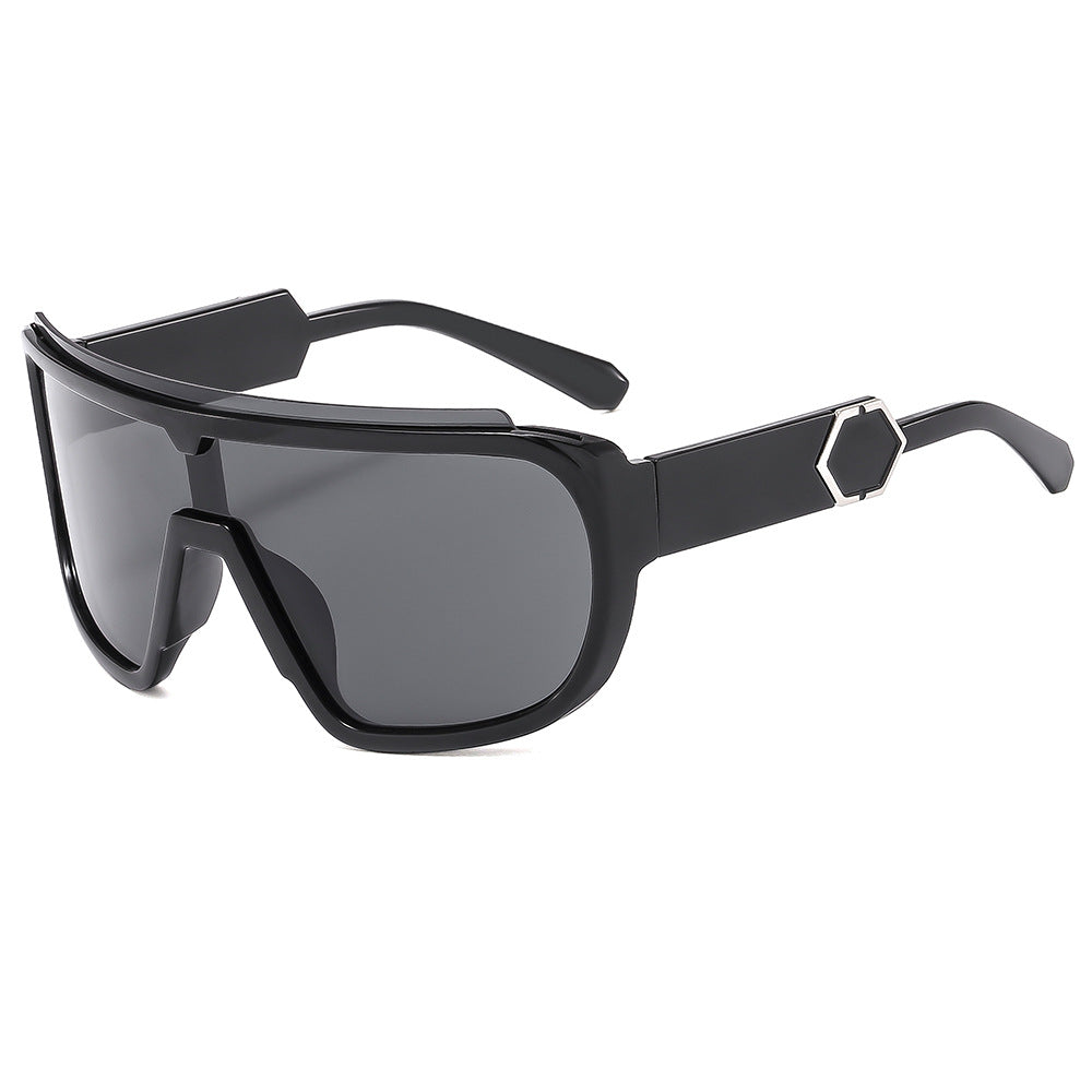Women's sporty sunglasses with futuristic design and wide front Bowlift