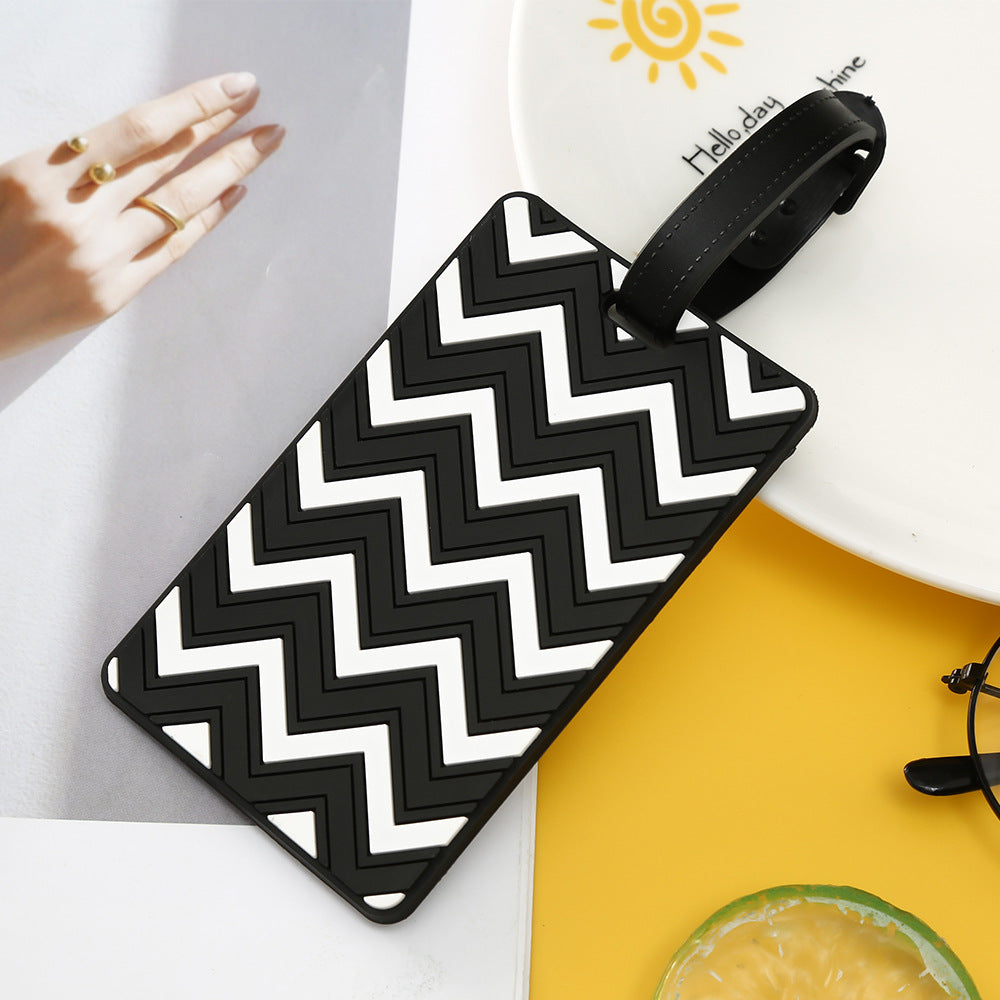 Women's Luggage Tag with Modern Zigzag Pattern Bowlift