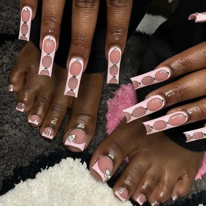 Decorative Press-On Nail Extensions Bowlift
