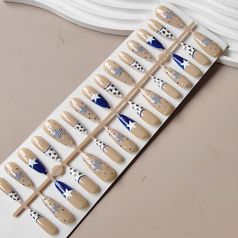 Artificial nails in creative star design Bowlift