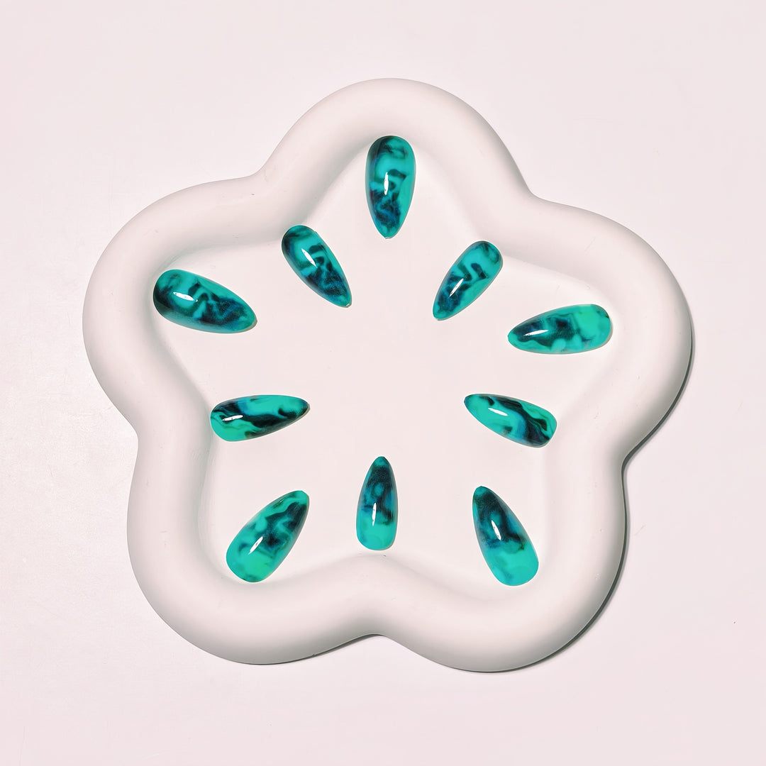 Elegant Swirl Pattern Nail Art Bowlift