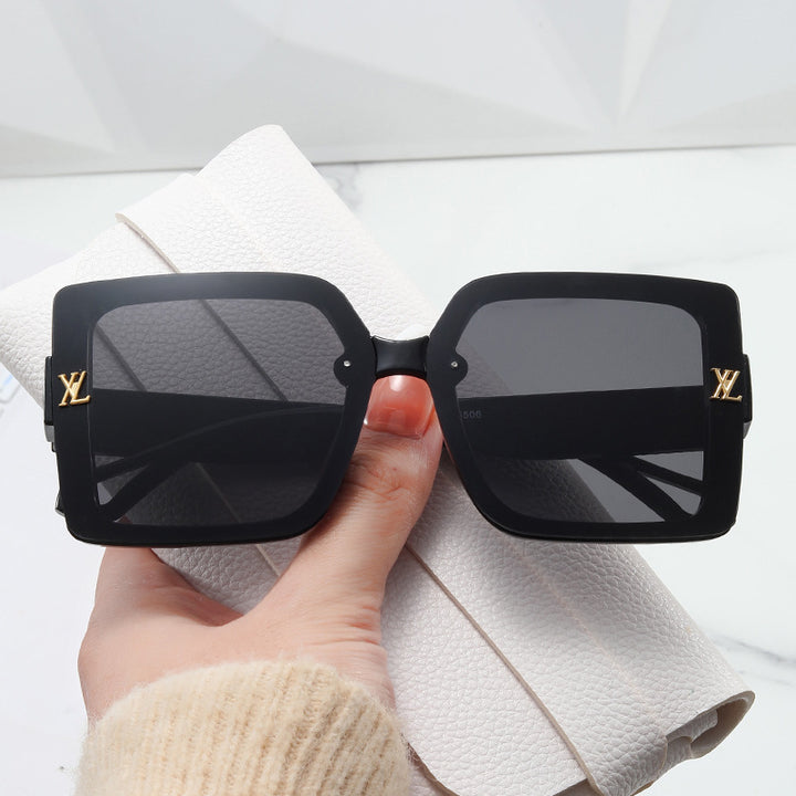 Women's fashionable square sunglasses with elegant design Bowlift