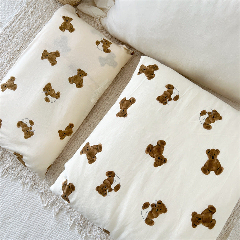 Unisex cotton pillowcase with cheerful bear design Bowlift