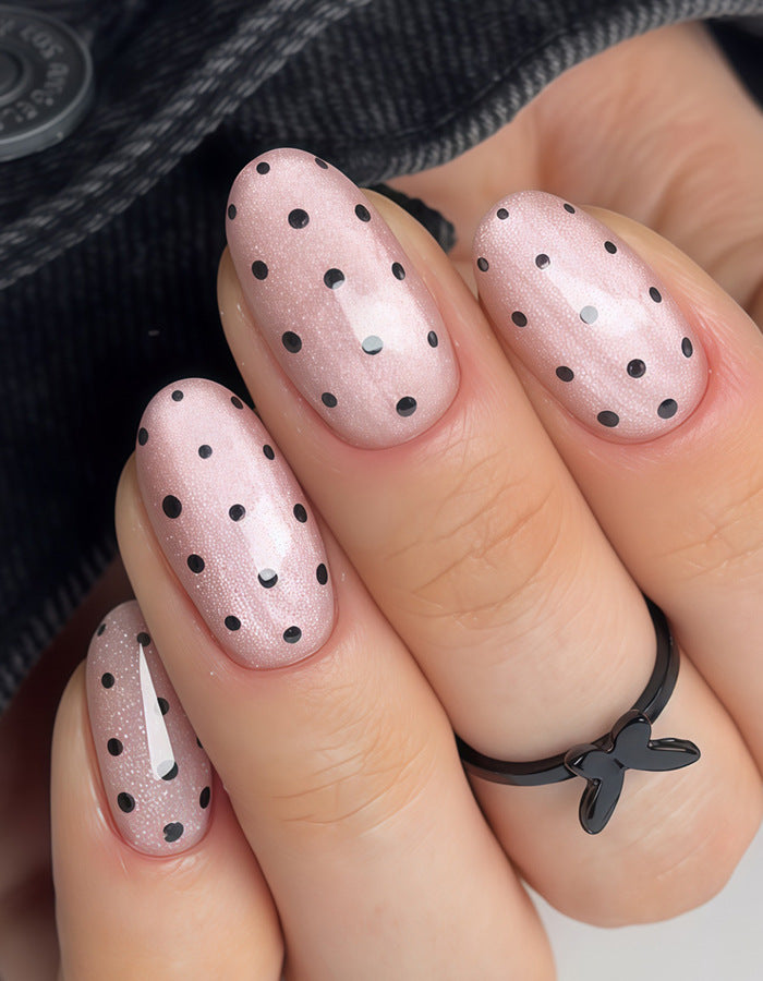 Polka Dot Press-On Nail Set Bowlift