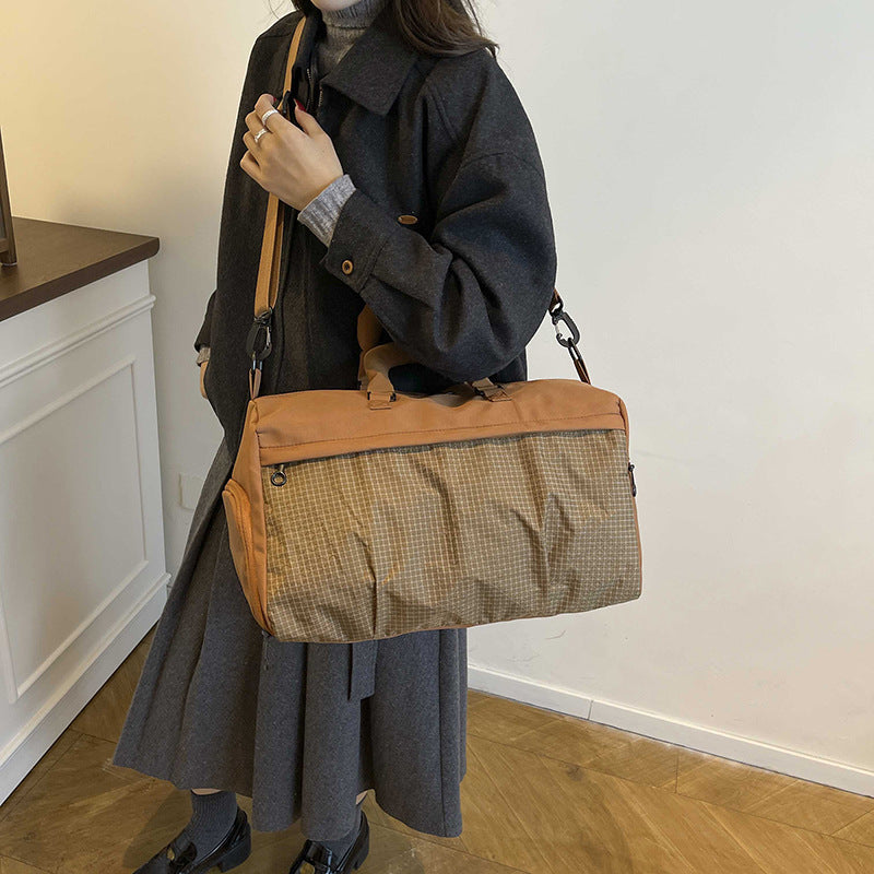 Sporty Shoulder Bag With Adjustable Shoulder Strap Bowlift