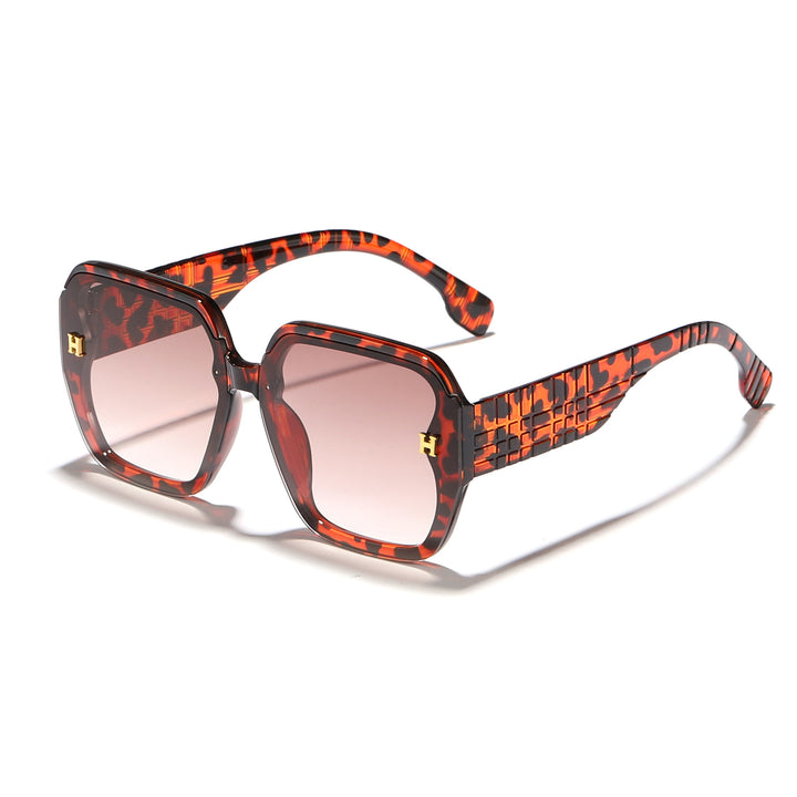 Women's fashionable sunglasses with square frame and trendy lenses Bowlift