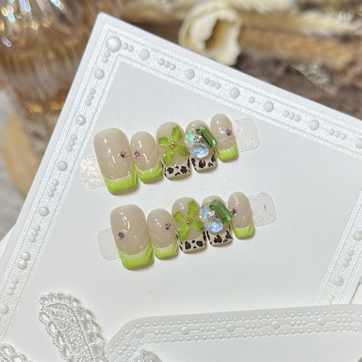 Floral-Themed Press-On Nail Set Bowlift