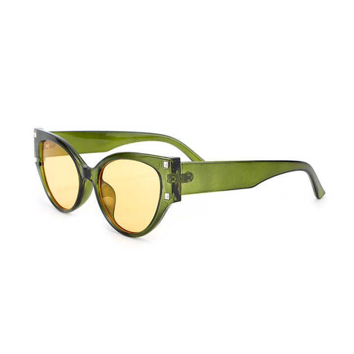 Women's trendy Cat-Eye sunglasses with glamorous accents Bowlift