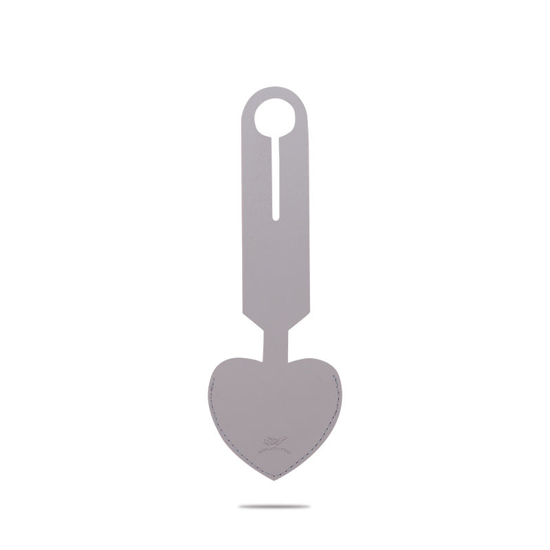 heart-shaped leather luggage tag with adjustable loop Bowlift