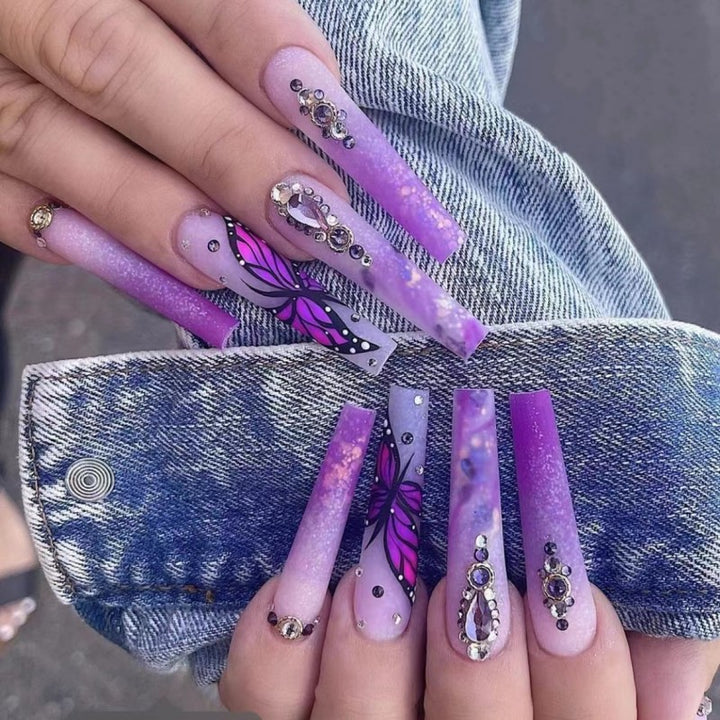 Artificial nails with delicate floral designs Bowlift