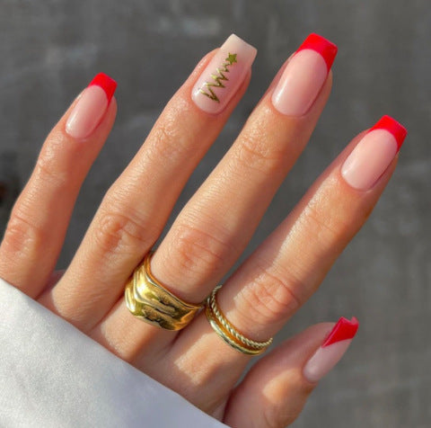 Artistic Winter-Themed Nail Art Bowlift