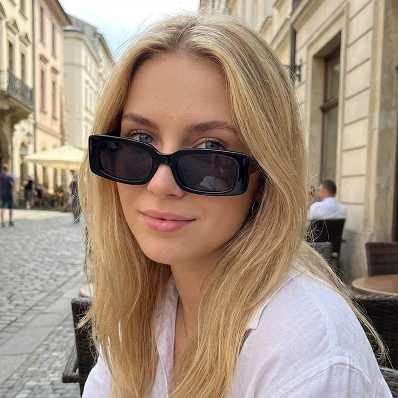 Women's trendy rectangular sunglasses with stylish design Bowlift