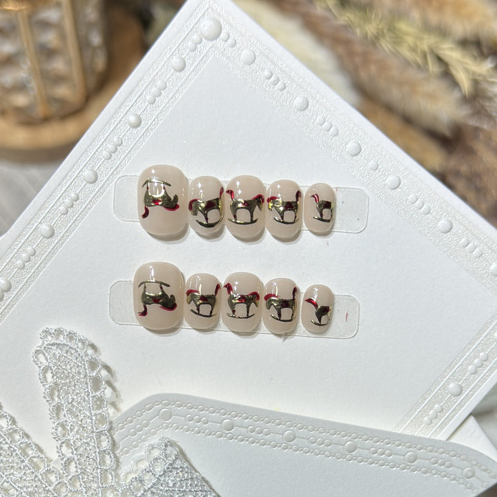 Decorative Press-On Nail Art Set with Gold Accent Designs Bowlift