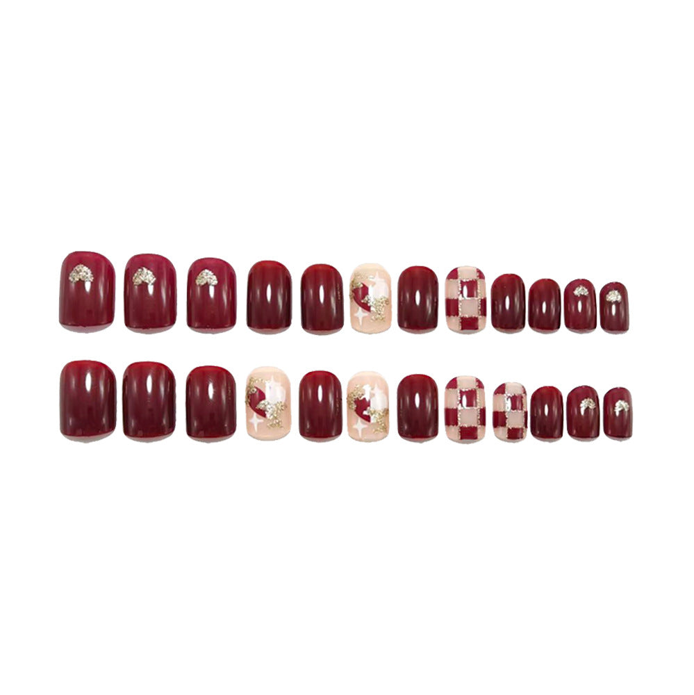 Artificial nails with luxurious designs and glitter coatings Bowlift