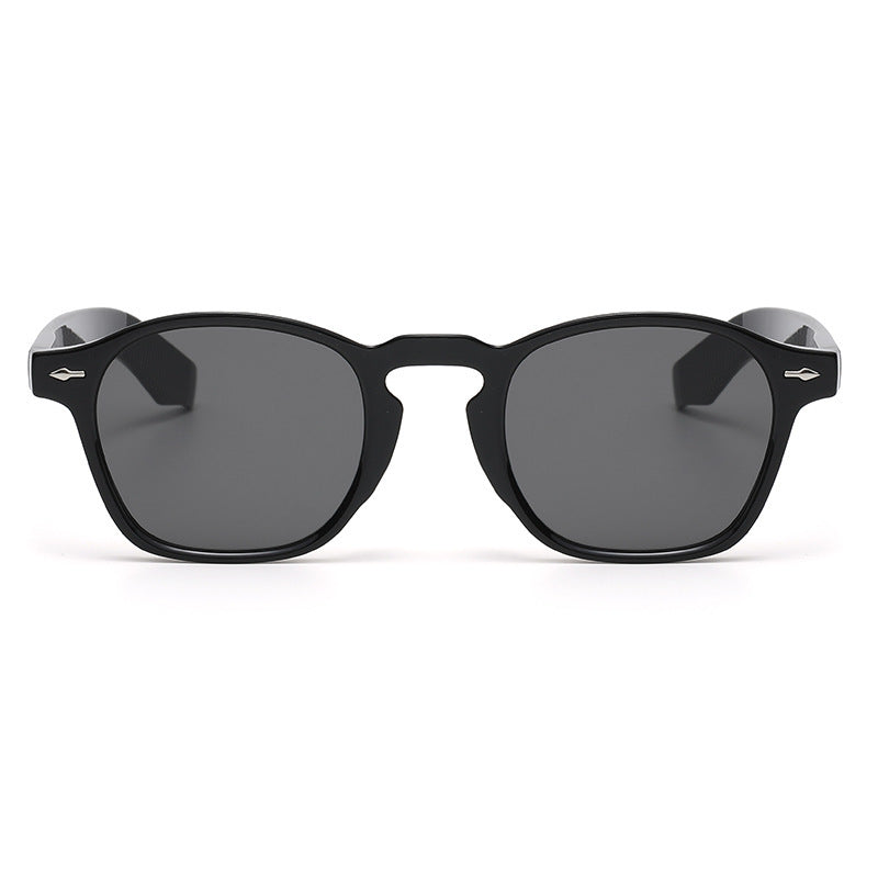 Women rebellious retro-inspired sunglasses Bowlift