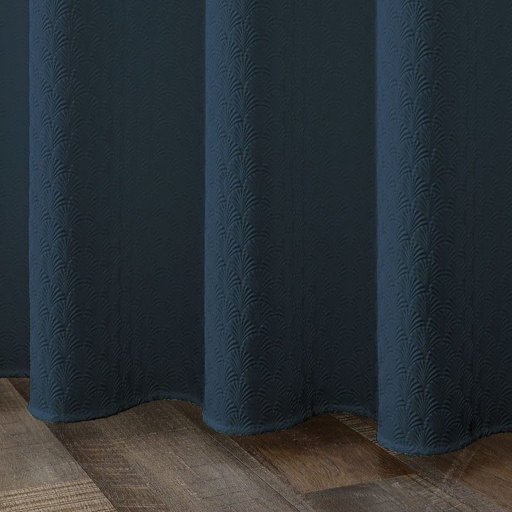 Textured Leaf Motif Shower Curtain Bowlift